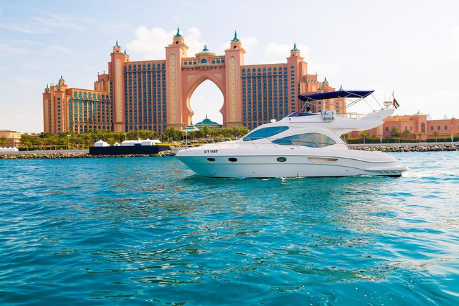 Luxury Yacht Cruise Dubai Marina Palm Jumeirah, Burj Al Arab, and Atlantis - Yacht Cruise Inclusions