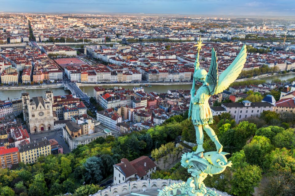 Lyon: First Discovery Walk and Reading Walking Tour - Itinerary