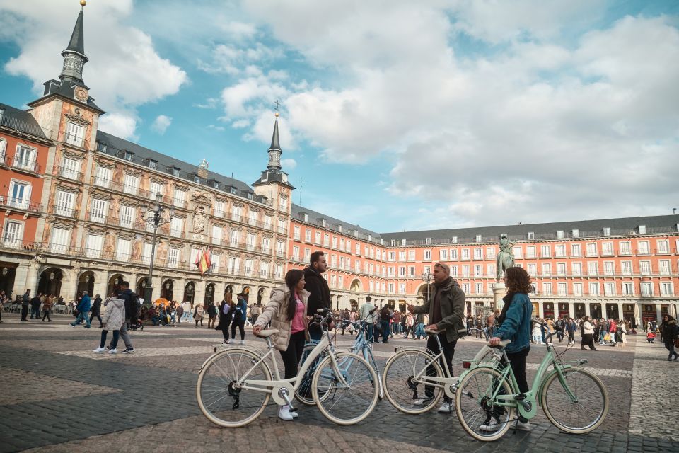 Madrid: Guided Historical Vintage Bike Tour With Tapas - Itinerary