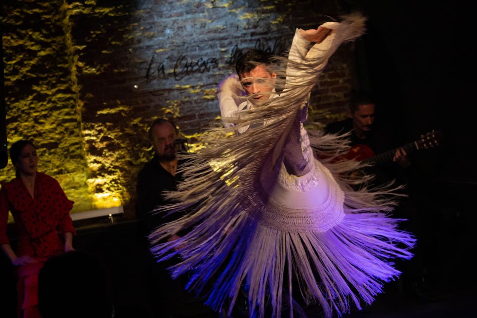 Madrid: La Cueva De Lola Flamenco Show Tickets With Drink - Experience Highlights