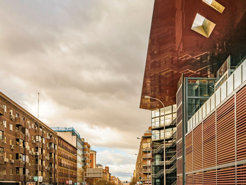 Madrid: Reina Sofia Museum Skip-the-Line Guided Tour - Tour Duration and Features