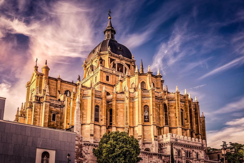 Madrid: Top Attractions Guided Tour - Location and Provider