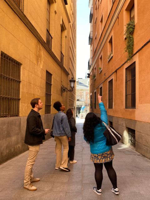 Madrid: Welcome to Madrid Guided Walking Tour - Key Tour Details