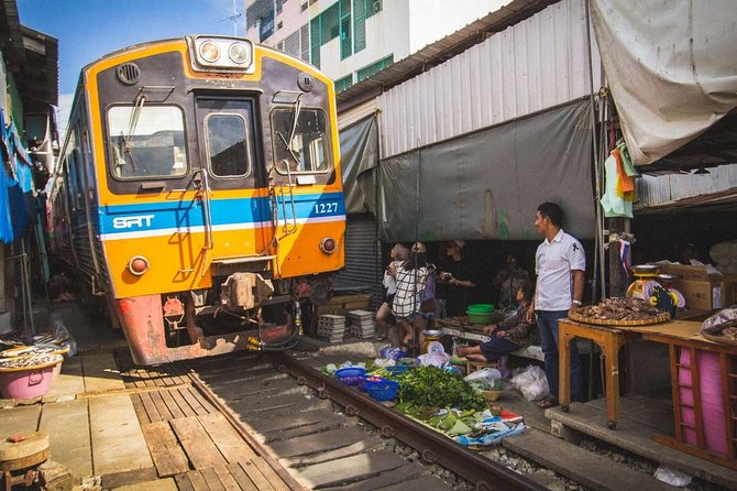 Maeklong Railway Market, Floating Market & Nakhon Pathom City Tour From Bangkok - Itinerary Overview