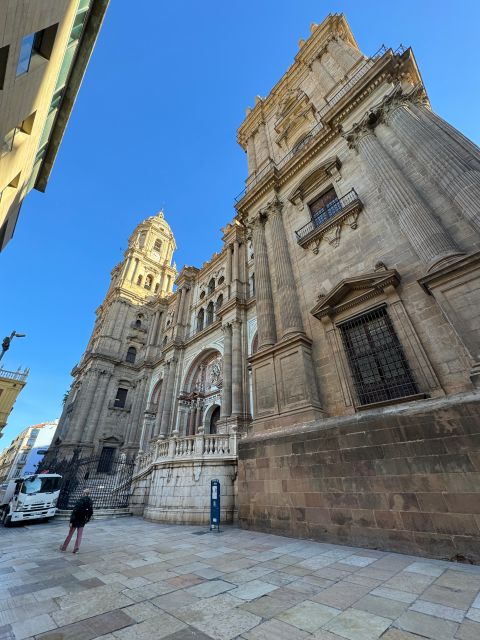 Malaga: Walking Tour and Natural Wine Tasting - Full Description