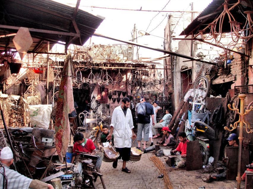 Marrakch: Souks and Foundouks Walking Tour With Moroccan Tea - Experience Highlights