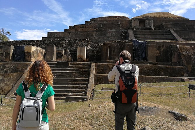 Maya Ruins in El Salvador : Joya De Ceren, San Andres, Tazumal, Chalchuapa, Lake - Tazumal: A Maya Pyramid Complex