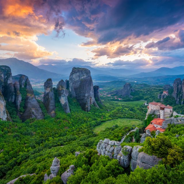 Meteora: Private Day Trip From Thessaloniki - Itinerary Highlights