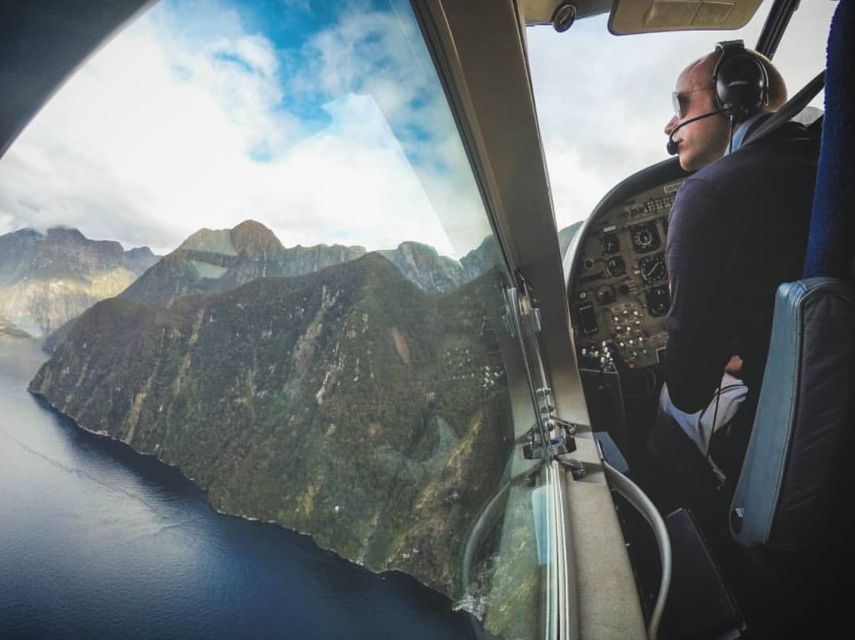 Milford Sound & Big 5 Glaciers Scenic Flight From Queenstown - In-Flight Experience