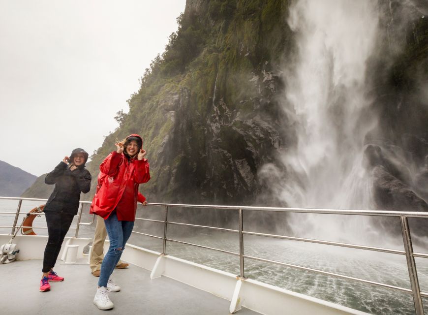 Milford Sound: Cruise and Underwater Observatory - Experience Highlights