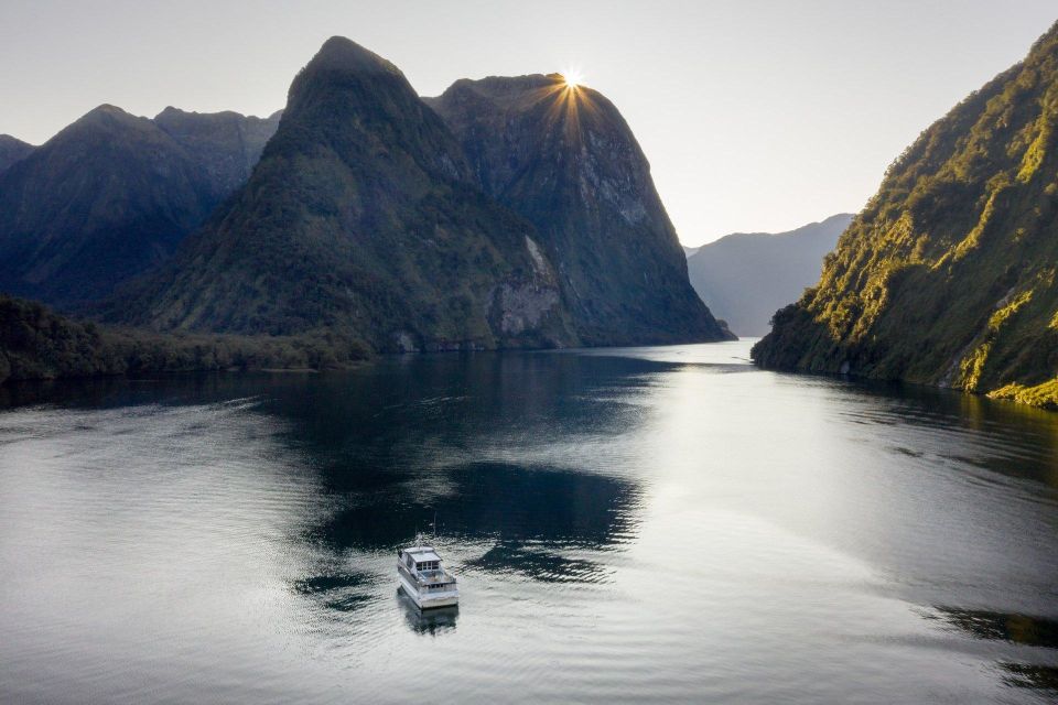 Milford Sound: Premium Small Group Cruise With Canape Lunch - Cruise Details