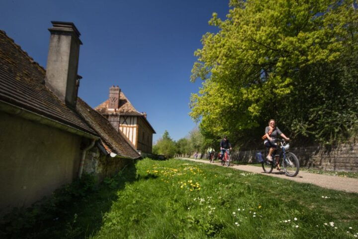 Monet's Garden Bike Tour From Paris - Experience Highlights