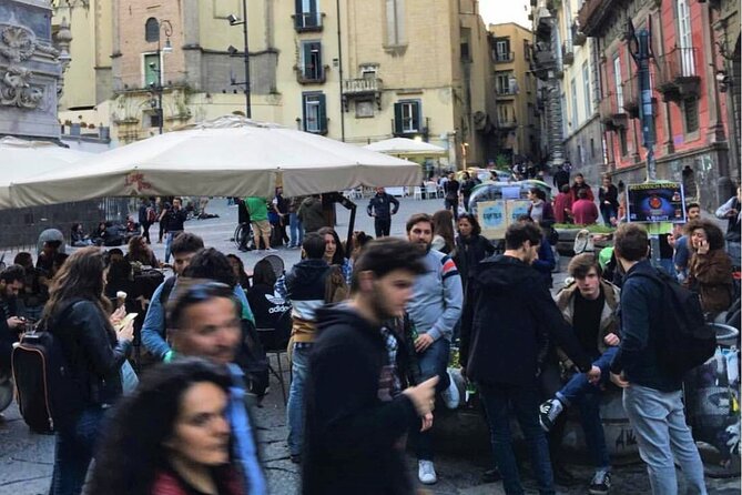 Napoli Pub Crawl in the Old Town - Popular Bars and Venues