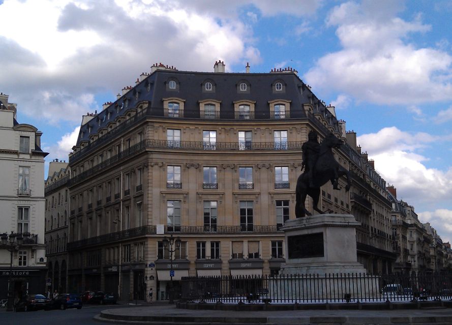 Neoclassical Paris 2-Hour Private Walking Tour - Live Guided Tour in English/French