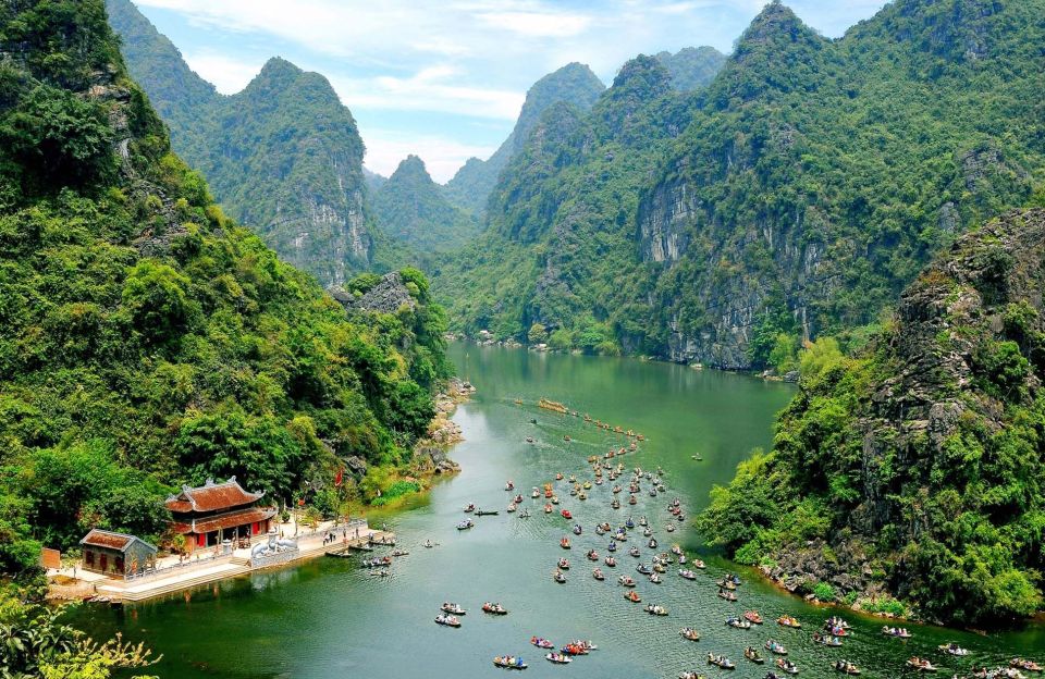 Ninh Binh 1 Day: Bai Dinh-Trang An-Mua Cave by Limousine - Limousine Comfort