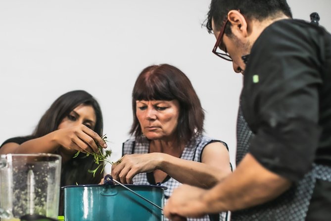 Oaxaca Cuisine and Market Tour: Small-Group Cooking Class  - Oaxaca City - Immerse Yourself in Oaxacan Flavors