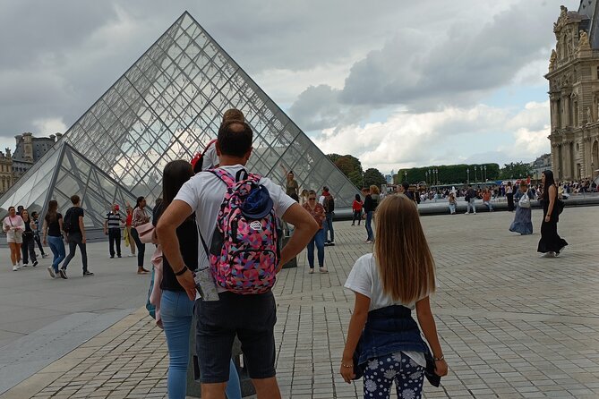 Off the Crowds Louvre Private Tour by Night for Kids W/Fast Entry - Tour Itinerary
