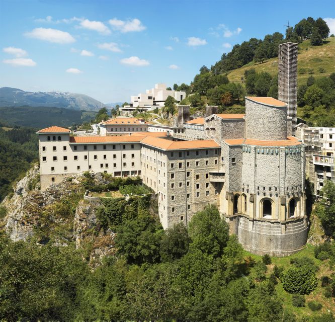 Oñati and Aranzazu Sanctuary Tour From San Sebastian - Bilingual Guides and Lunch Break