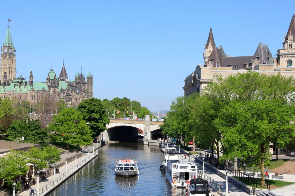 Ottawa: City Exploration Game and Tour - Tour Description