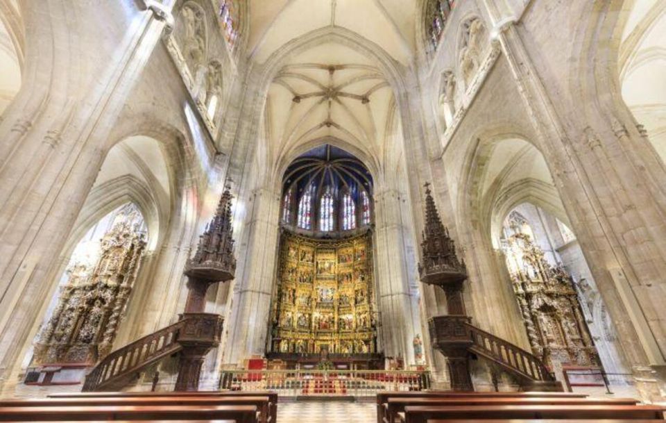 Oviedo: Guided Tour to the Cathedral With Tickets - Experience Description
