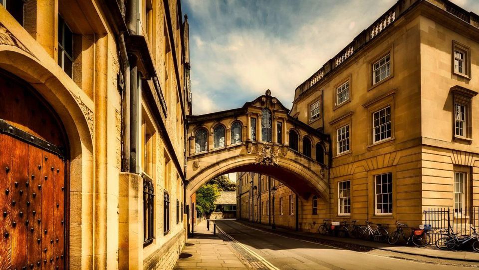 Oxford University Private Guided Walking Tour - Language and Cancellation Policy