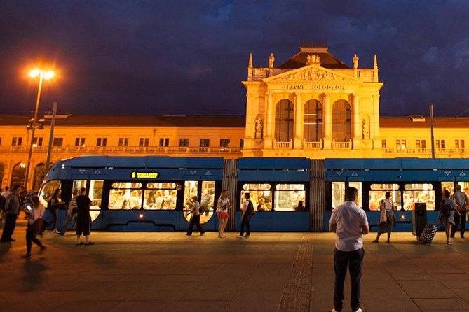 Panoramic Tours Zagreb With a Van. - Van Features