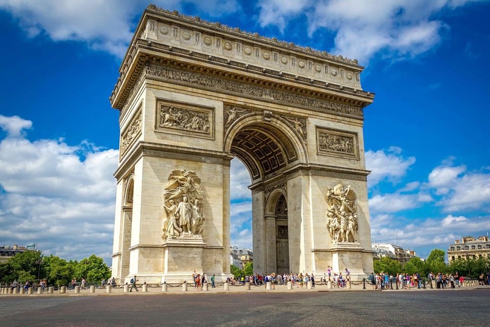 Paris: Airport Shuttle to Paris City Center for 7 Passengers - Professional Driver Assistance