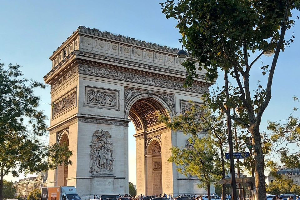 Paris - Arc De Triomphe : the Digital Audio Guide - Language Options Available