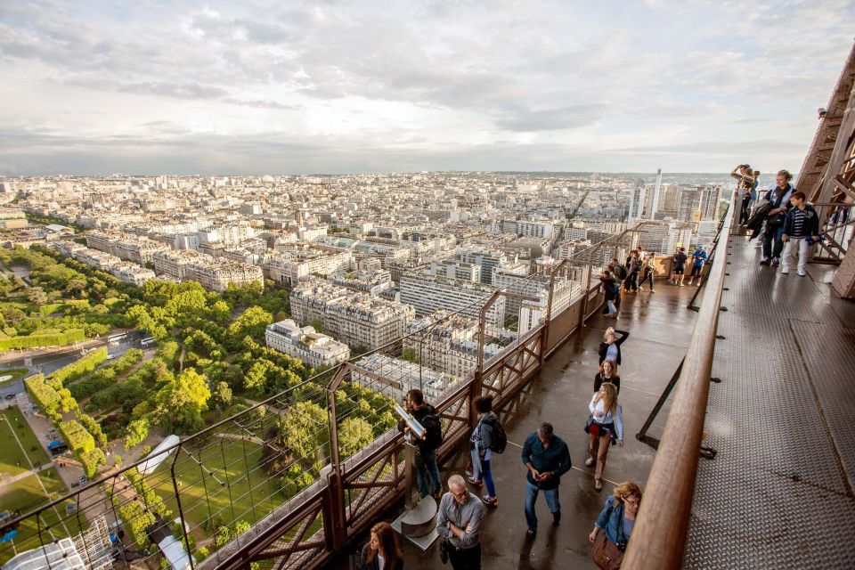Paris: City Tour by Bus With Eiffel Tower & Optional Summit - Experience Highlights