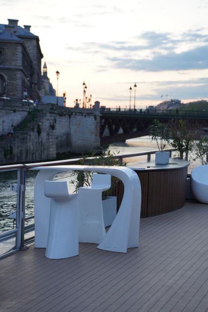 Paris: Gourmet Dinner Cruise on Seine River With Live Music - Cruise Schedule Details