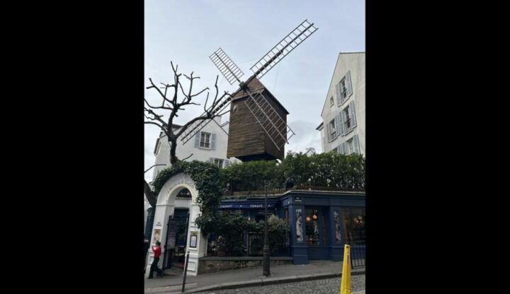 Paris: Montmartre and Sacré-Coeur Private Walking Tour - Tour Details