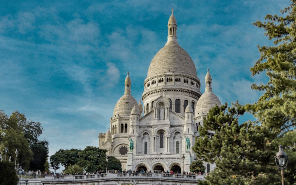 Paris: Montmartre Walking Tour With Sacré-CœUr Entry Option - Activity Details