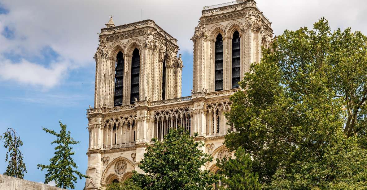 Paris: Notre Dame Island Tour & Sainte Chapelle Entry Ticket - Tour Experience