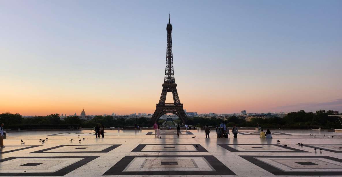 Paris: Paris Without People Guided Bike Tour at Sunrise - Experience Highlights