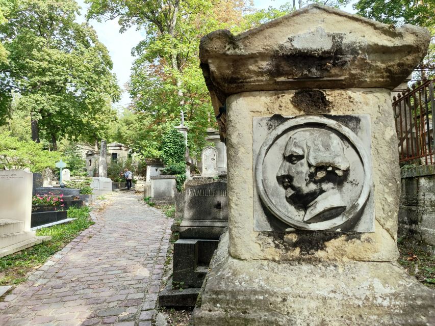 Paris: Père-Lachaise Cemetery Audio Guide Tour - Activity Description