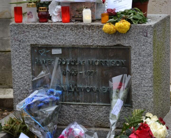 Paris: Père Lachaise Cemetery Private Tour - Experience Highlights