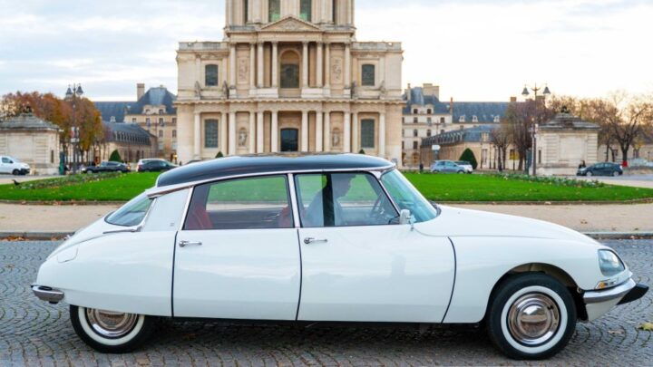 Paris: Private Guided Tour and Photos in a Vintage Citroën Ds. - Tour Highlights