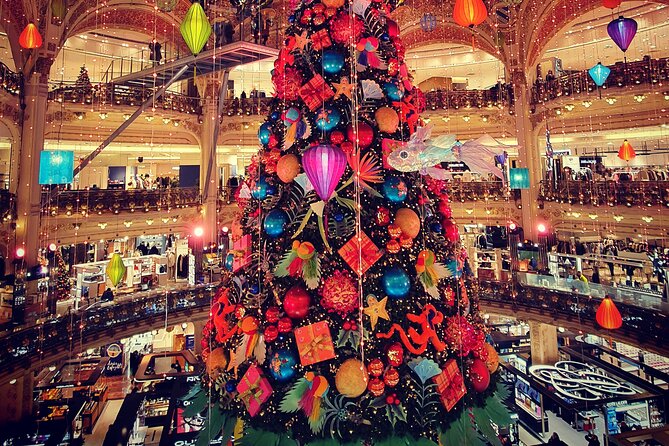 Paris Walking Tour: Christmas Food and Decorations - Festive Decorations