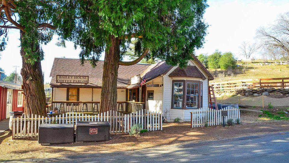 Pies & Pickaxes: A Historic Walking Tour of Julian, CA - Experience Highlights and Perks