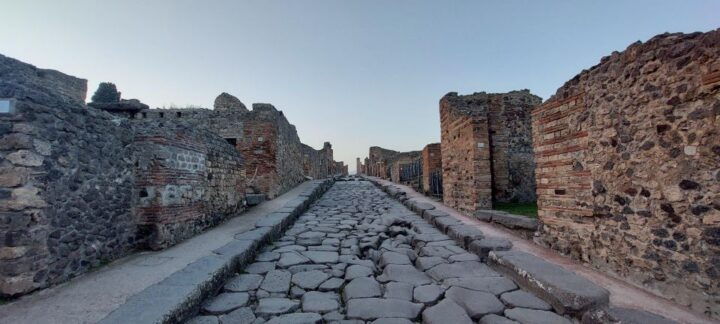 Pompeii... a Step Into the Past - Booking Info