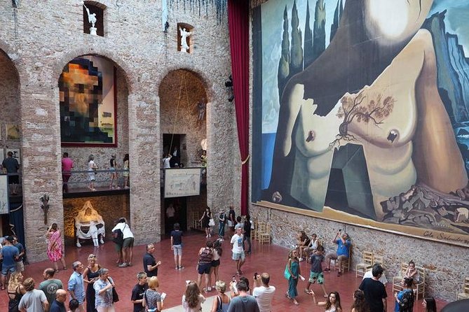 Private Dalí Museum and Tour From Barcelona - Logistics and Schedule