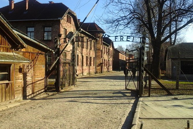Private Full-Day Tour to Auschwitz-Birkenau From Wroclaw - Meeting and Pickup Information