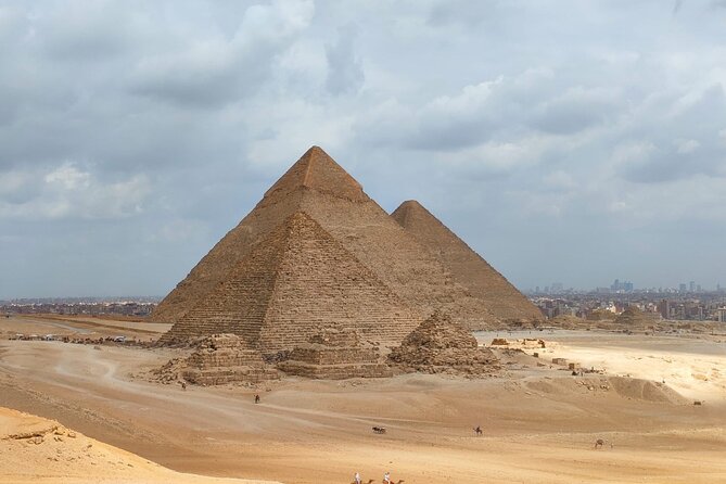 Private Giza Pyramids Tour, Sphinx With Camel Ride and Lunch - Location Details