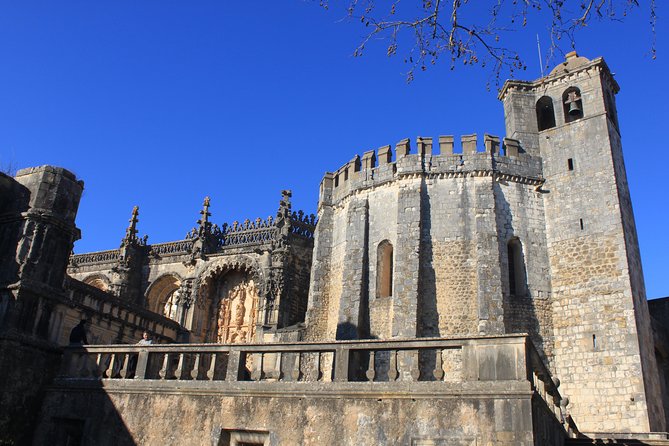 Private Knights Templar Full-Day Tour to Tomar, Almourol Castle and Constância - Language and Services Offered