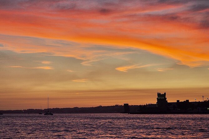 Private Lisbon Sunset Sailing Tour - Traveler Information