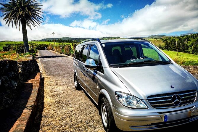 Private Mini Van Sete Cidades and Lagoa Do Fogo (1-8 People) - Flexibility and Pace