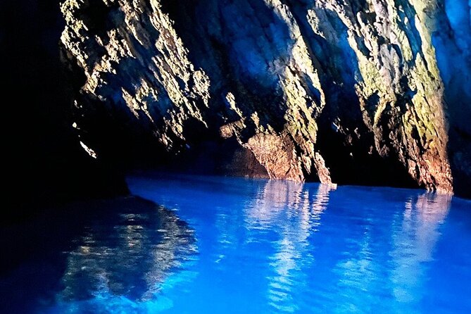 Private Speedboat Tour to Blue Cave and Visit Island Hvar - Booking Details