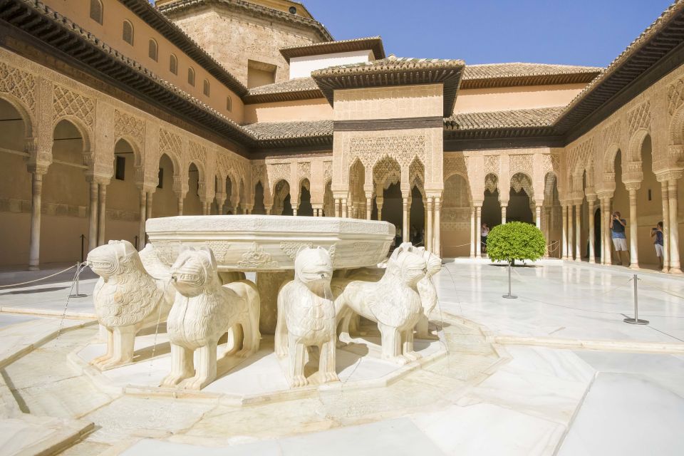 Private Tour in All Complete Complex of Alhambra With Ticket - Experience