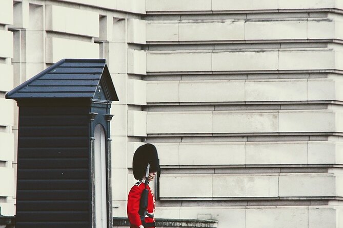 Private Tour in Buckingham Palace Guards - Behind-the-Scenes Palace Insights