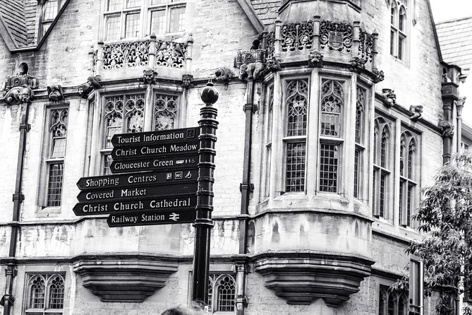 Private Walking Tour: Oxford Highlights, Including Entry to One College - Duration and Departure Point